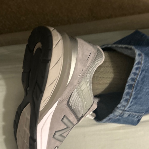 BRAND NEW NEW BALANCE 990 V5 - Picture 8 of 15